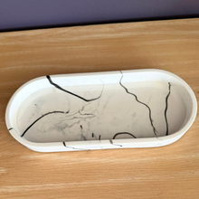 Cargar imagen en el visor de la galería, Plato estilo mármol ovalado
